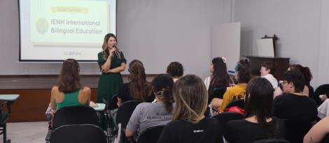 Auxiliares e professores da IENH participam de formação sobre o Currículo Internacional Bilíngue Auxiliares e professores da IENH participam de formação sobre o Currículo Internacional Bilíngue