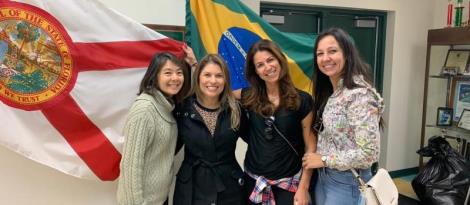 Coordenadora do Currículo Bilíngue da IENH visita escolas bilíngues em Miami Coordenadora do Currículo Bilíngue da IENH visita escolas bilíngues em Miami