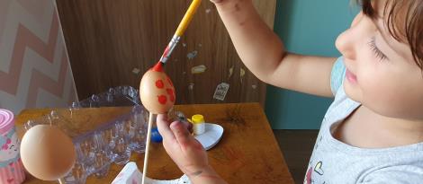 Crianças do Nível 3 da Unidade Pindorama realizam plantio de cenoura em estudos sobre a Páscoa Crianças do Nível 3 da Unidade Pindorama realizam plantio de cenoura em estudos sobre a Páscoa