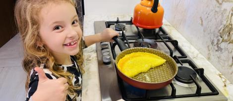 Desafio na cozinha: preparando omelete criativo e aprendendo matemática Desafio na cozinha: preparando omelete criativo e aprendendo matemática