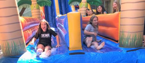 Despedida dos 6°s anos da Unidade Oswaldo Cruz tem momento com toboágua e diversão Despedida dos 6°s anos da Unidade Oswaldo Cruz tem momento com toboágua e diversão