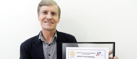 Diretor da IENH é homenageado com Destaque Mérito Profissional do Rotary Clube 