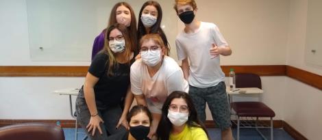 Estudantes do Currículo Bilíngue da IENH realizam Provas de Cambridge Estudantes do Currículo Bilíngue da IENH realizam Provas de Cambridge