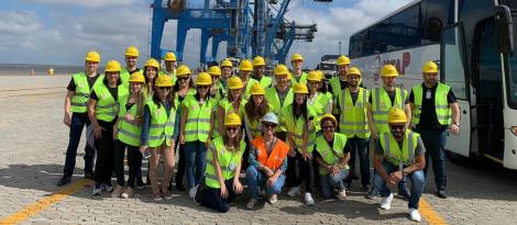 Estudantes dos Cursos Técnicos da IENH realizam visita ao Porto de Rio Grande