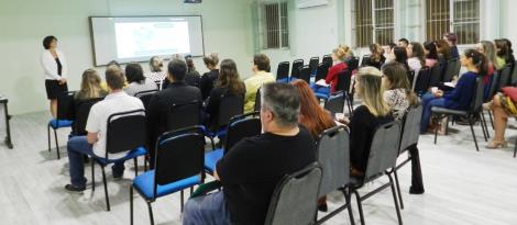 Evento gratuito sobre bilinguismo é promovido na IENH