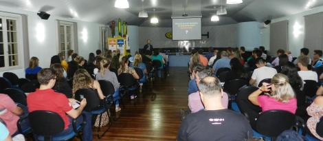 Faculdade IENH realiza primeira palestra gratuita do Conexão Negócios - edição 2016