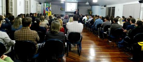 Faculdade IENH recebe Martin Portner para palestra pelo Dia do Administrador