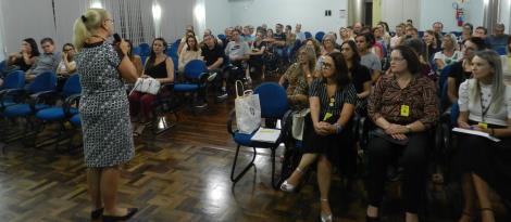 Familiares de estudantes dos 7°s anos do Ensino Fundamental participam de reunião de acolhimento Familiares de estudantes dos 7°s anos do Ensino Fundamental participam de reunião de acolhimento