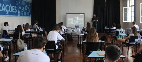 Homenagens marcam a atividade presencial das 3ªs séries Homenagens marcam a atividade presencial das 3ªs séries