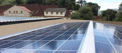 IENH inaugura sistema de geração de energia solar fotovoltaica na Unidade Fundação Evangélica