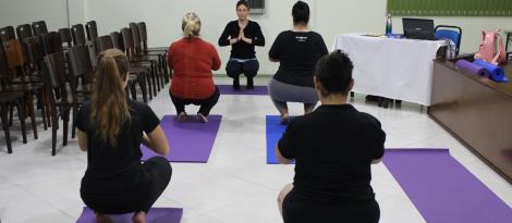 IENH oferta aulas de Hatha Yoga como Trilha de Aprendizagem