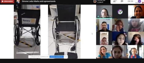 Monitores Ecológicos doam cadeira de rodas a partir do recolhimento de lacres de alumínio Monitores Ecológicos doam cadeira de rodas a partir do recolhimento de lacres de alumínio