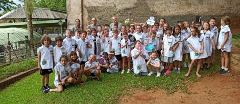 Monitores Ecológicos iniciam atividades na Unidade Pindorama Monitores Ecológicos iniciam atividades na Unidade Pindorama