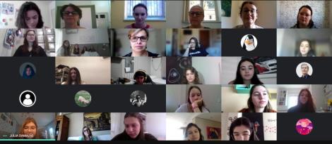 No último ano do Ensino Fundamental, alunos dos 9°s anos da IENH recebem homenagens No último ano do Ensino Fundamental, alunos dos 9°s anos da IENH recebem homenagens