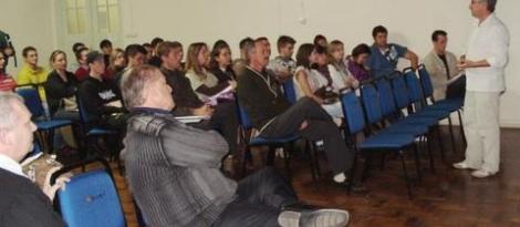 Palestra sobre transporte de cargas perigosas Palestra sobre transporte de cargas perigosas