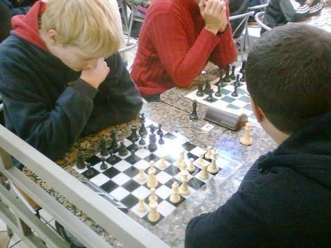 Aluno da IENH Campeão do Torneio Sub 18 de Xadrez