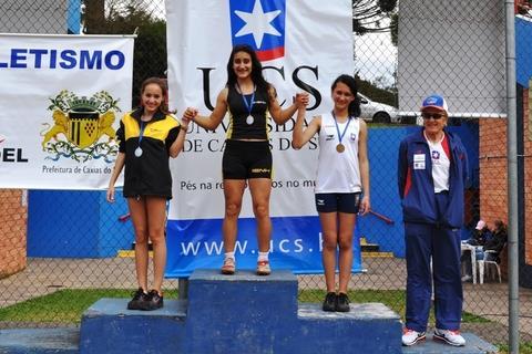 Atletas do atletismo da IENH participam de competições pelo Brasil