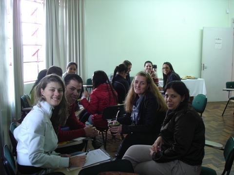 Auxiliares de Atividades Escolares recebem capacitação