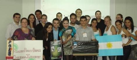 Estudantes simulam negociações de Comércio Exterior Estudantes simulam negociações de Comércio Exterior