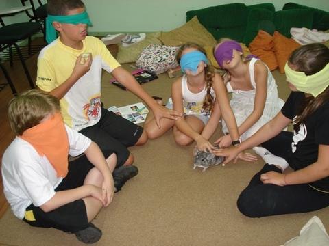 Percepção dos cinco sentidos é tema de aula na IENH Idiomas