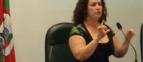 Professora da IENH apresenta estudo em seminário internacional Professora da IENH apresenta estudo em seminário internacional