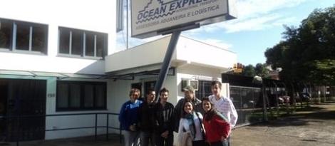 Estudantes participam de visitas técnicas Estudantes participam de visitas técnicas