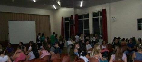 Sherlock Holmes é tema de atividade em primeiro dia de aula Sherlock Holmes é tema de atividade em primeiro dia de aula