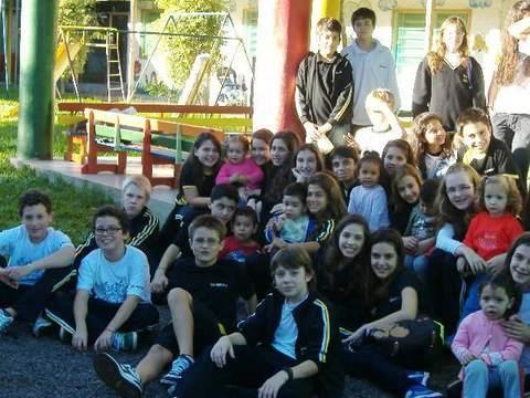 Alunos da 6ª série C visitam a Escola Raio de Sol