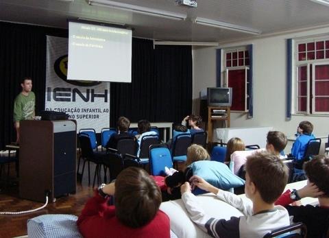 7ª série C aprende mais sobre astronomia