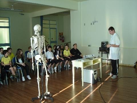 2ªC participa de palestra sobre Postura Corporal