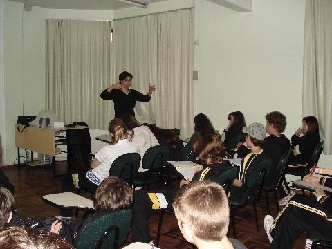 Alunos da Fundação assistem palestras sobre Código de Defesa do Consumidor e Mercado Financeiro