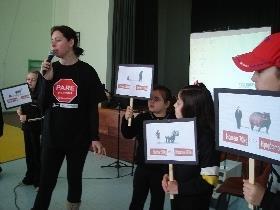 Alunos da Unidade Pindorama assistem palestra sobre trânsito