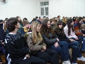 Alunos da Fundação Evangélica assistem palestras sobre religiões