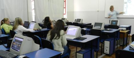 Curso de Extensão sobre a ferramenta Prezi