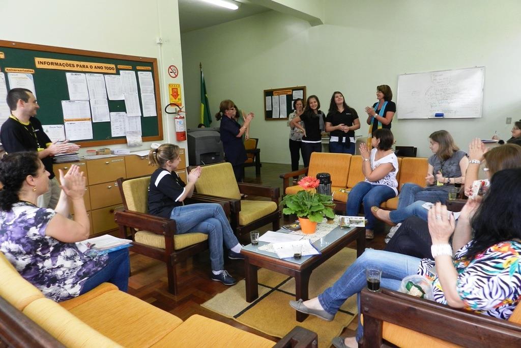 Alunas da IENH vencem Concurso Estadual de Cartas