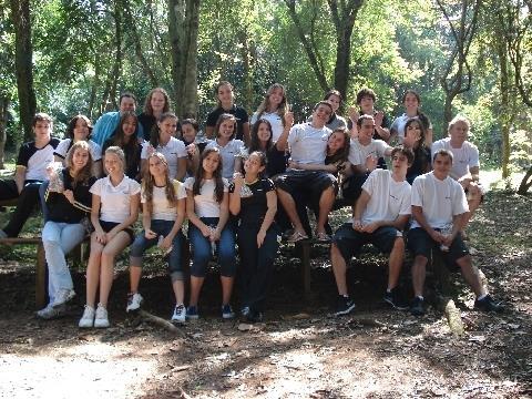 Turma de 3ª série do Ensino Médio faz Caça ao Ninho