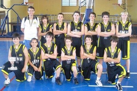 Basquete sub-13 em primeiro lugar no Campeonato Anchieta