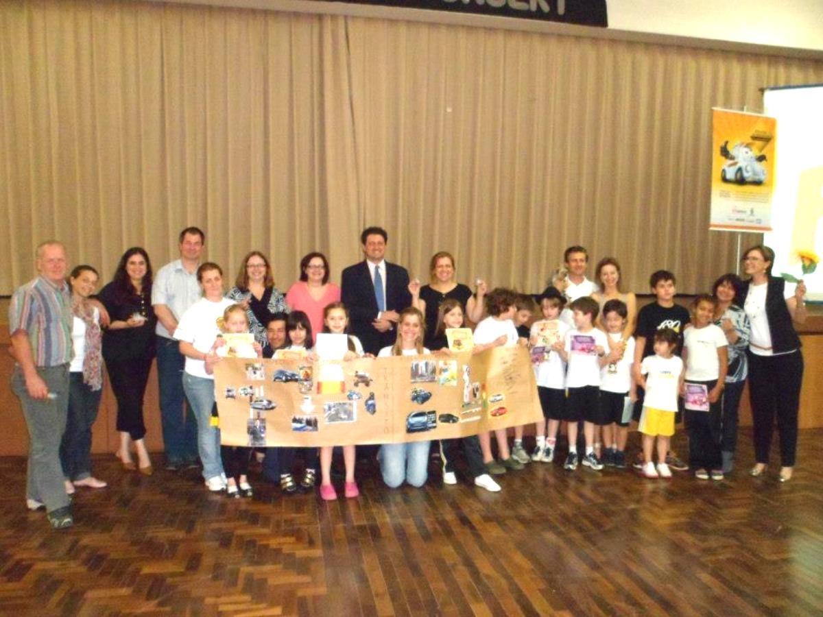 Palestra para os familiares e atividades para os estudantes na construção de um trânsito seguro