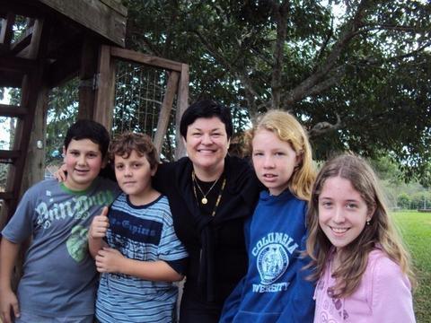 6ªs séries do Currículo Bilíngue participam do English Day Camp