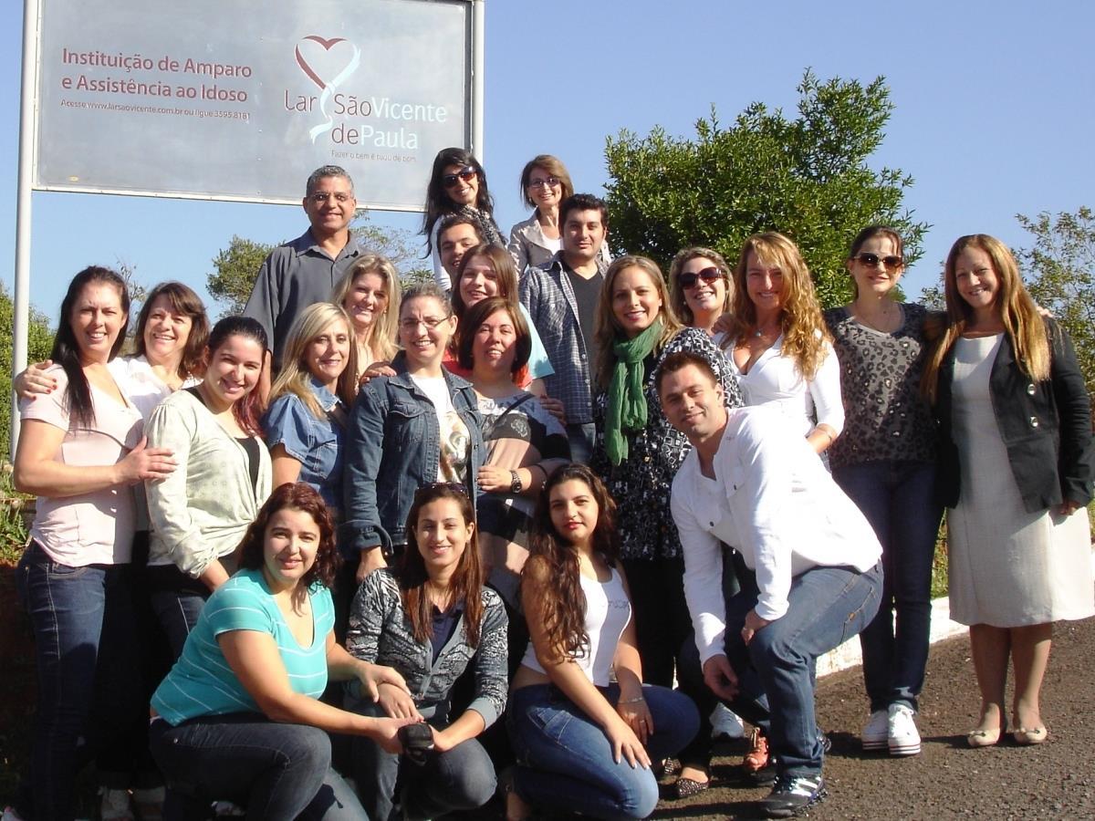 Turma de Psicologia da Faculdade IENH faz visita em Lares de Assistência Social