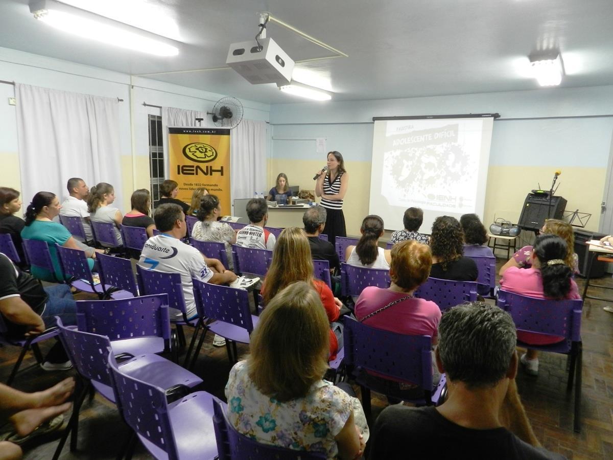 Palestra gratuita aborda o tema “Adolescente difícil”