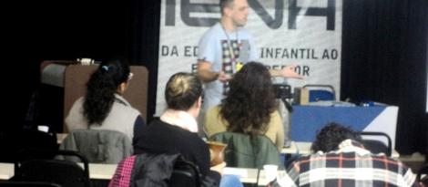 Curso de Qualificação Profissional: A Arte de Falar em Público  Curso de Qualificação Profissional: A Arte de Falar em Público