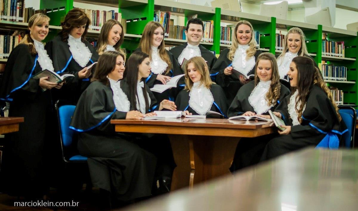 Curso de Administração da Faculdade IENH em 2º lugar do Estado e em 1º do Vale do Sinos no ENADE