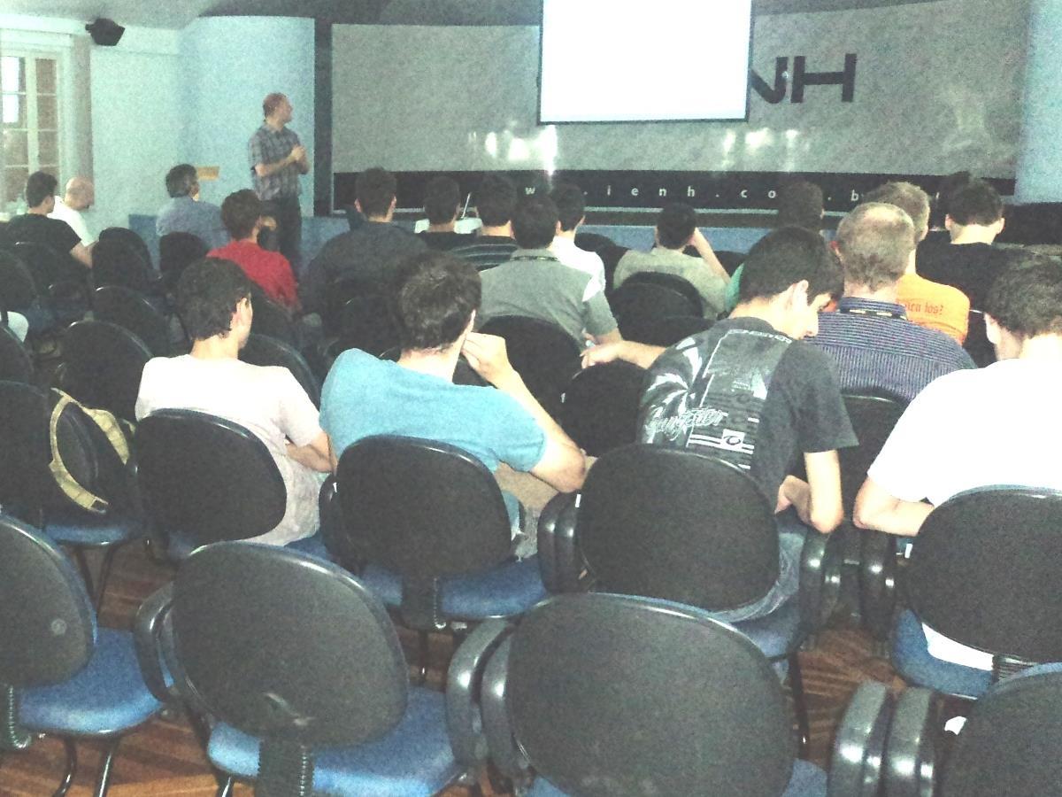 Faculdade IENH sedia palestra sobre Redes WAN