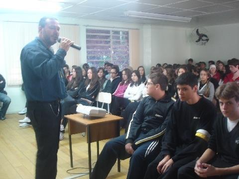 Alunos do Ensino Médio da IENH iniciam atividades sobre Métodos de Estudos