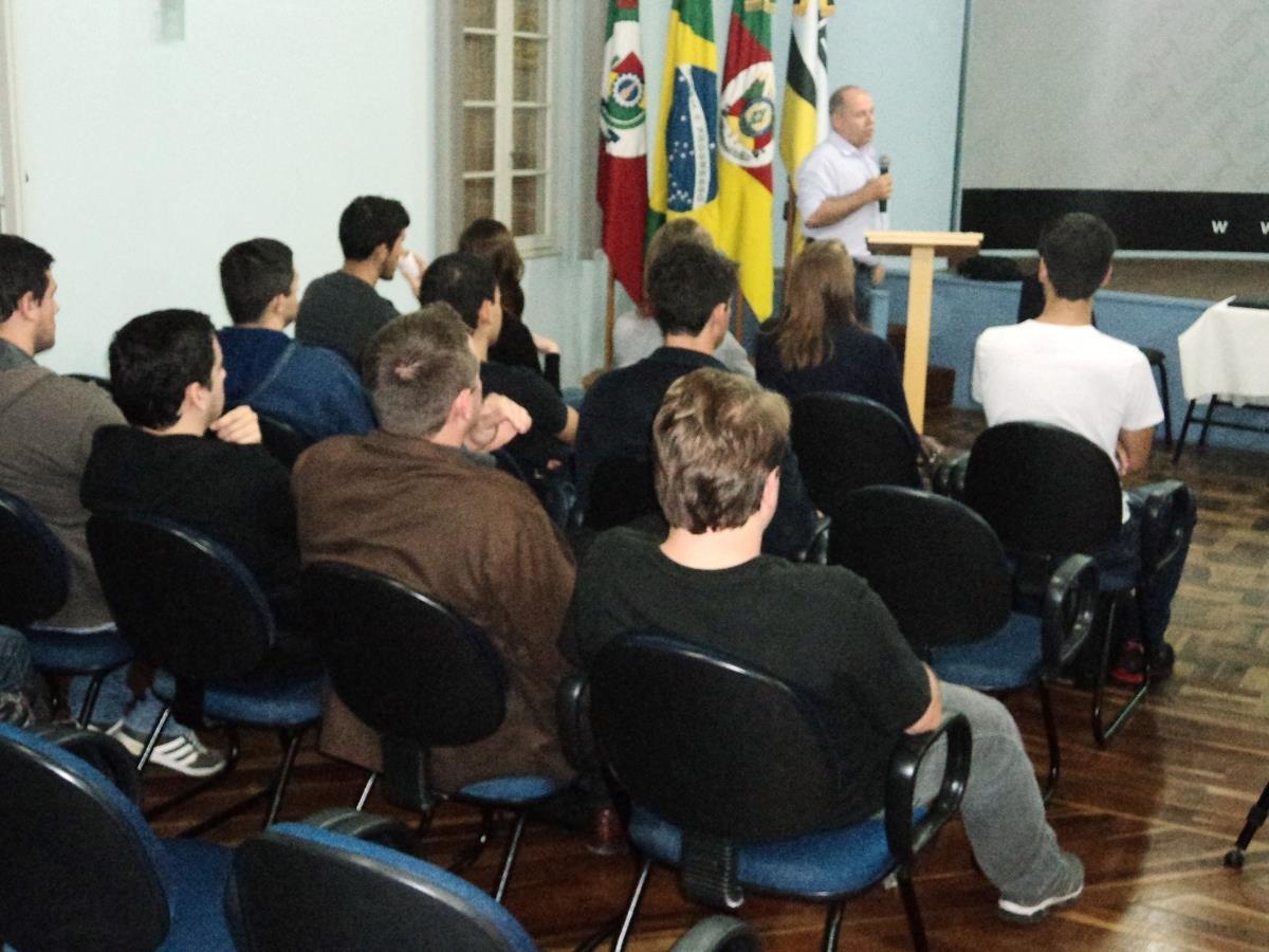 Semana da Informática iniciou na Faculdade IENH