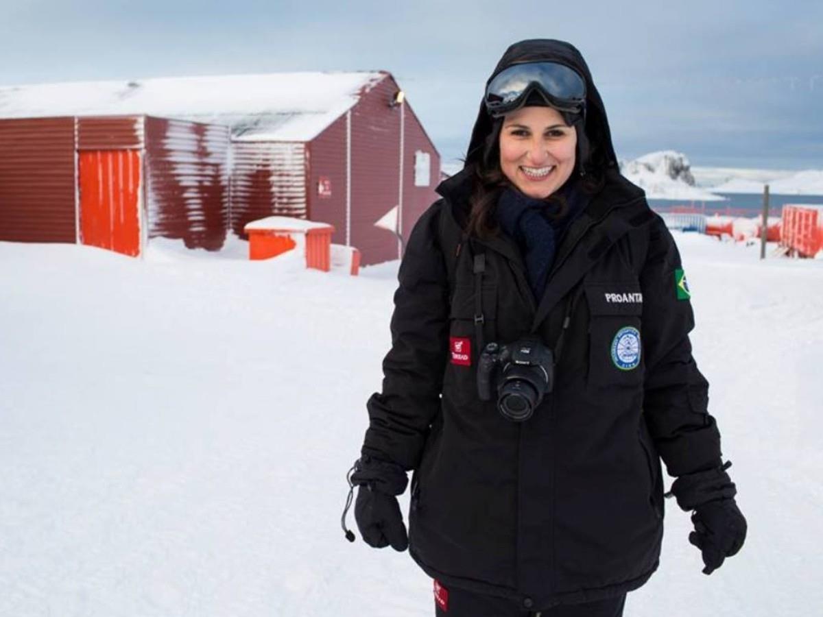 Ex-aluna da IENH em uma missão na Antártica