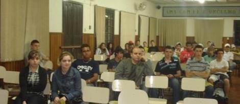 Coordenador da Unidade Igrejinha palestra sobre Orientação Profissional Coordenador da Unidade Igrejinha palestra sobre Orientação Profissional