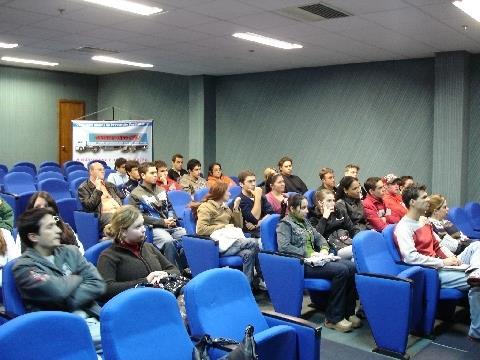 Alunos dos Cursos Técnicos participam de Visita Técnica no Centro Logístico Eichenberg