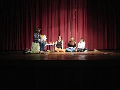 Estudantes apresentam teatro em Inglês na Unidade Fundação Evangélica